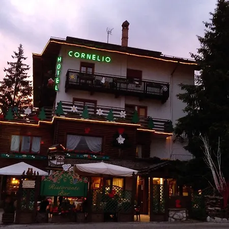Hotel Cornelio 3*